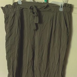Paper-bag style pants